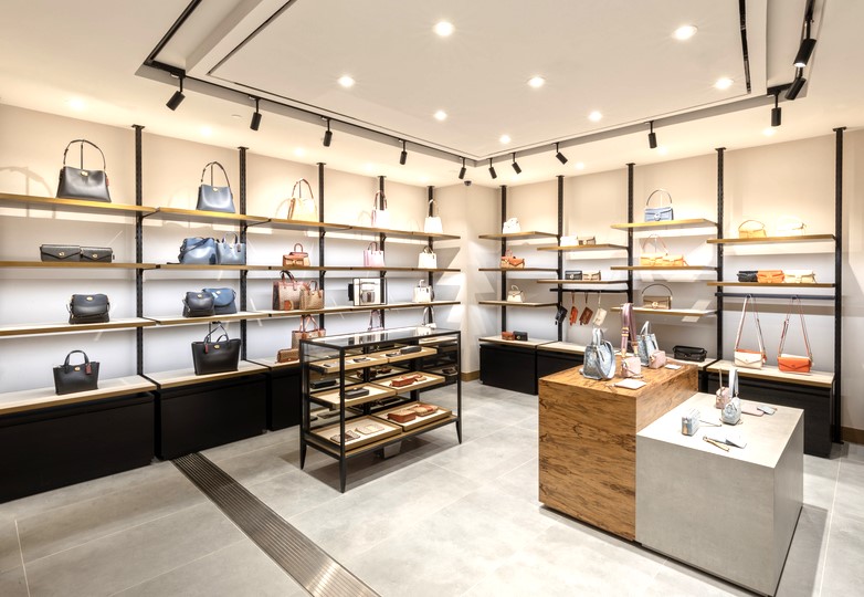 handbag store fixtures
