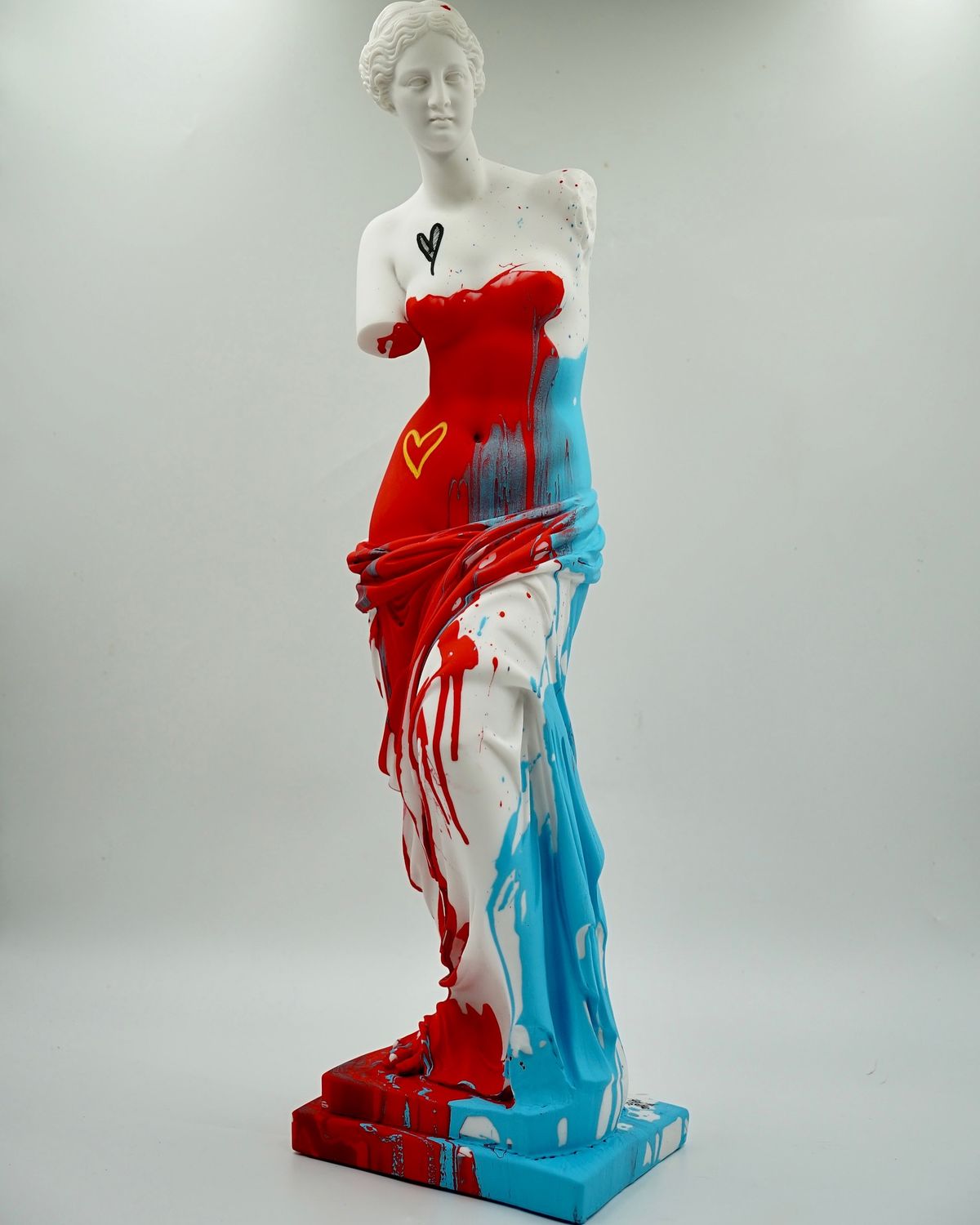 Graffiti Venus Fiberglass Sculpture for Modern Gallery & Street Shop Interior Decor - Image 2