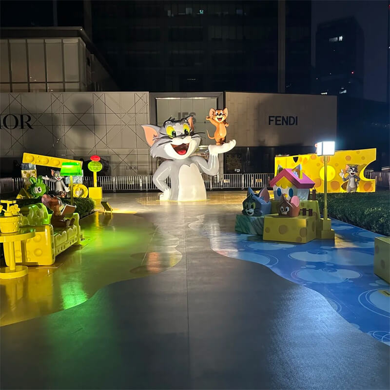 Night outdoor full scene cat and mouse sculpture set with cheese furniture and arch statues lighted commercial mall IP display