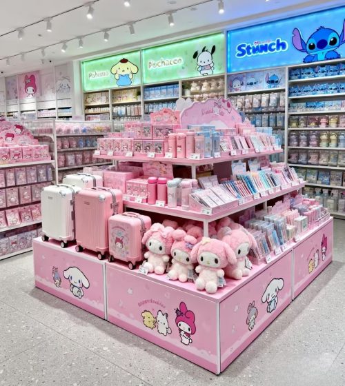 Custom freestanding island display rack for plush toys and anime merchandise