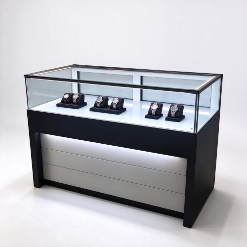 Black frame watch counter right 45, anti-reflective clear glass
